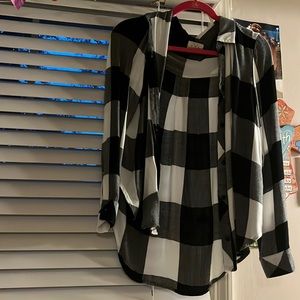 Francesca’s Flannel Button Up